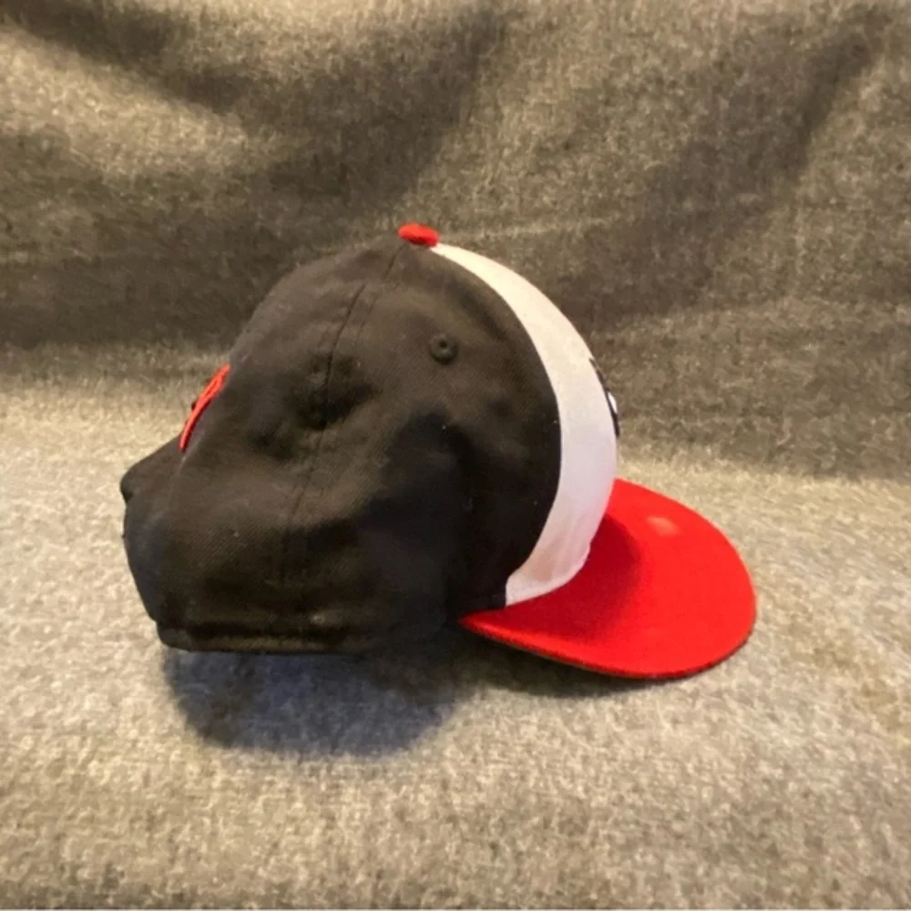 Chicago Bulls Snap Back Hat Red White Cap One Size Hard‎ Wood Classic New Era